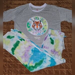 🐯 Justice × Stranger Things “Hawkins High School” Pajama Set (Girls L 10/12)